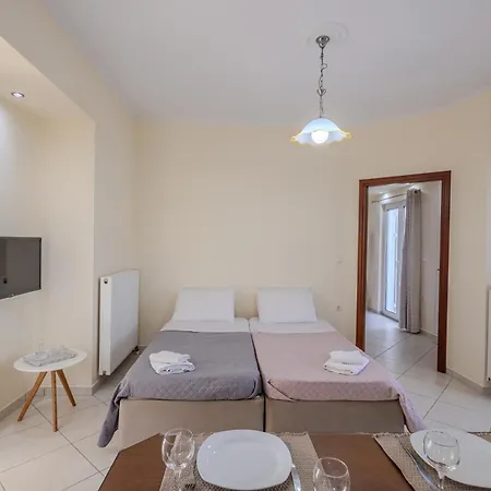 With Heated Rooftop Pool Apartment *