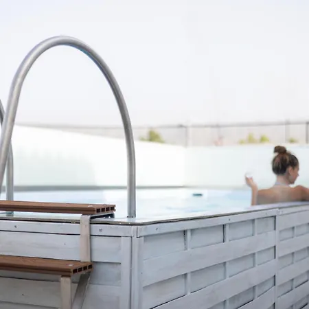 With Heated Rooftop Pool Διαμέρισμα *