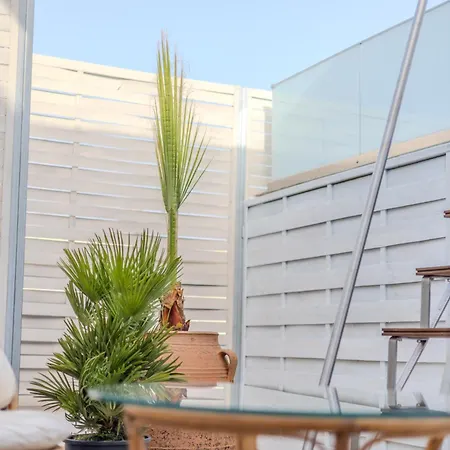 With Heated Rooftop Pool Διαμέρισμα *